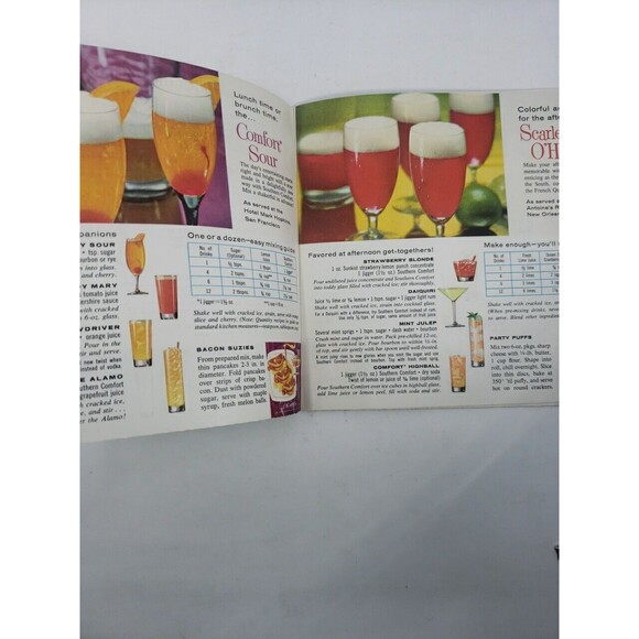 Southern Comfort Make 44 Favorite Party Drinks Booklet Magazine Insert 1960s VTG - Picture 6 of 9